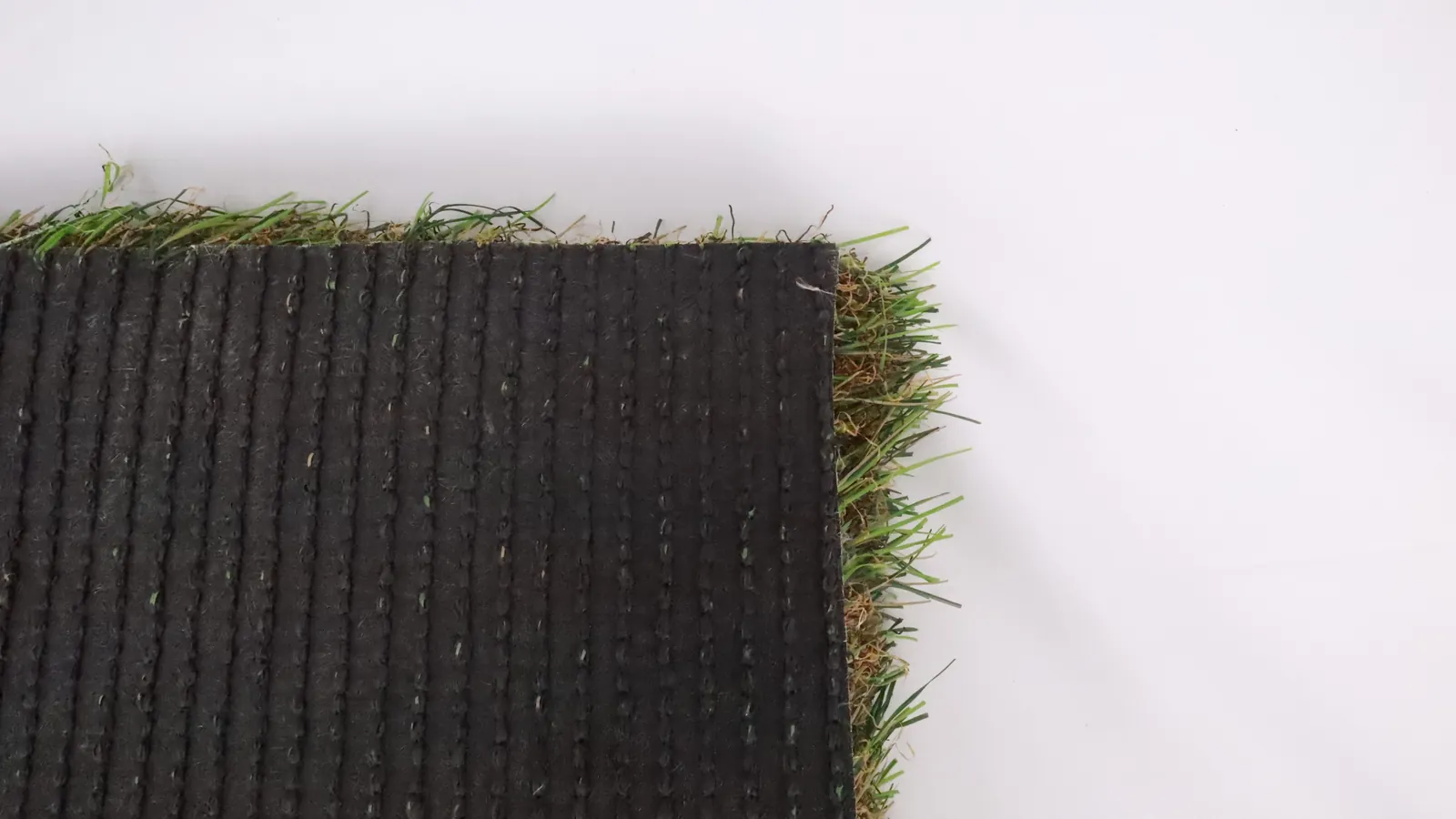 ZHOUQING Lush 110 UF artificial grass view 2